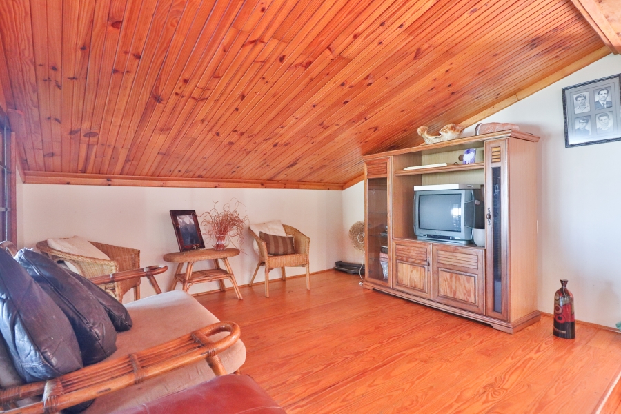 10 Bedroom Property for Sale in Dana Bay Western Cape